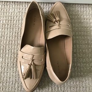 TAHARI PATENT LEATHER LOAFERS